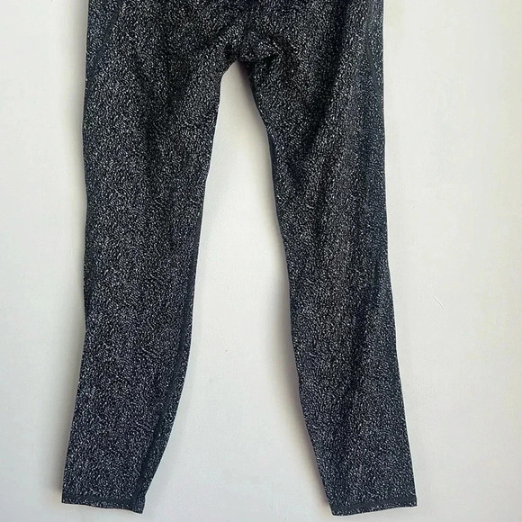 ATHLETA Lightning Static 7/8 Leggings, Women’s Size Medium, Black/White, Pockets - Picture 7 of 13